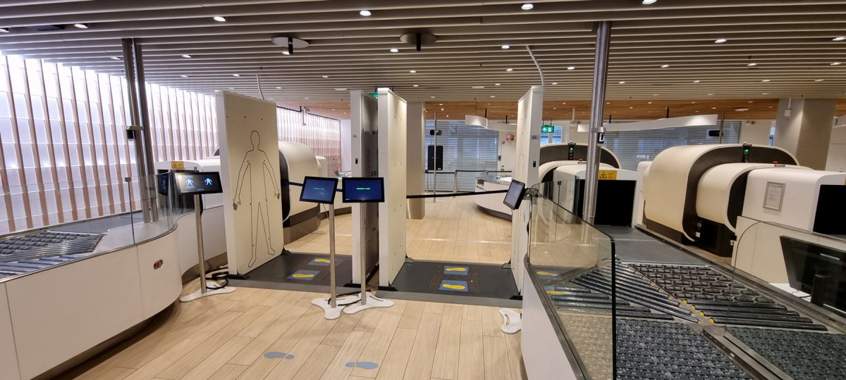 Les scanners de sécurité de Rohde & Schwarz à l'aéroport d'Amsterdam Schiphol